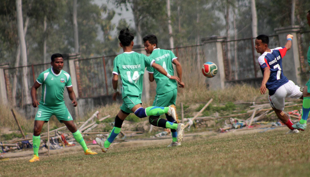 जिल्लास्तरीय अन्तरपालिका कर्मचारी फुटबल प्रतियोगिता : कनकाई र गौरीगञ्ज सेमीफाइनलमा प्रवेश