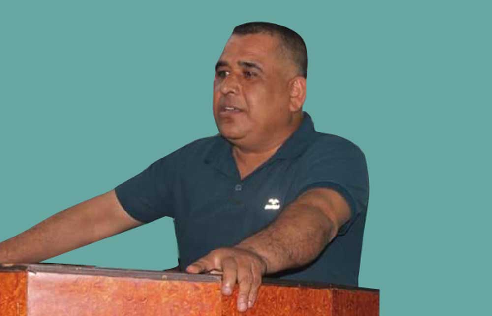 कविता : धुमधडाका स्वागत