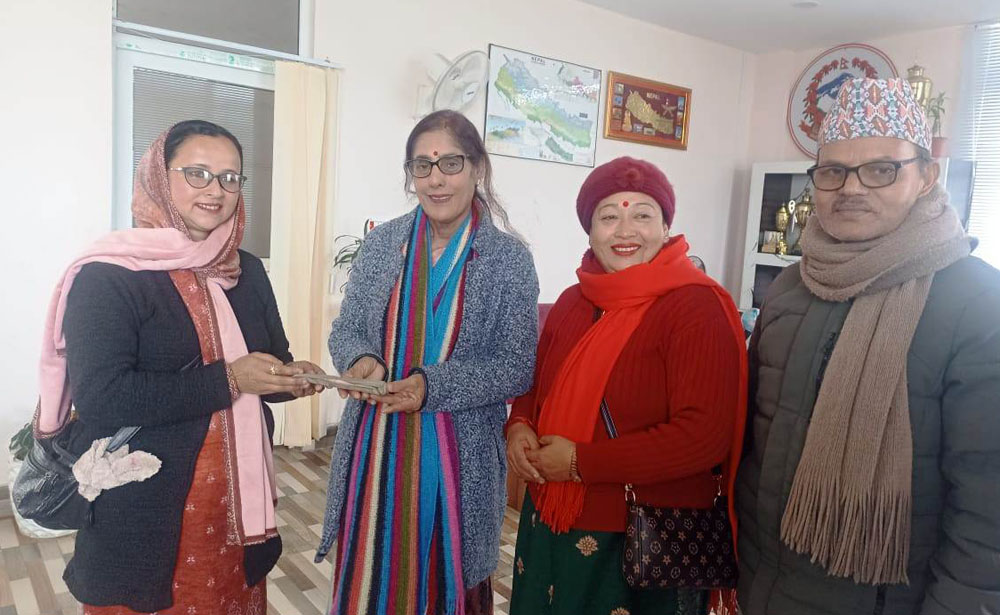 कनकाईमा हिंसा पीडित महिलालाई अनुदान रकम प्रदान