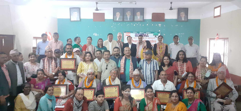 कांग्रेस बिर्तामोड–५ ले गर्यो १० जना अग्रजलाई सम्मान