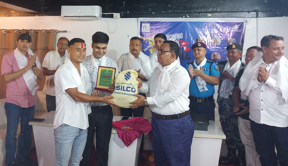 सिल्को ग्रुप अफ कम्पनीद्वारा फुबलर रेजिन र रोहितलाई सम्मान
