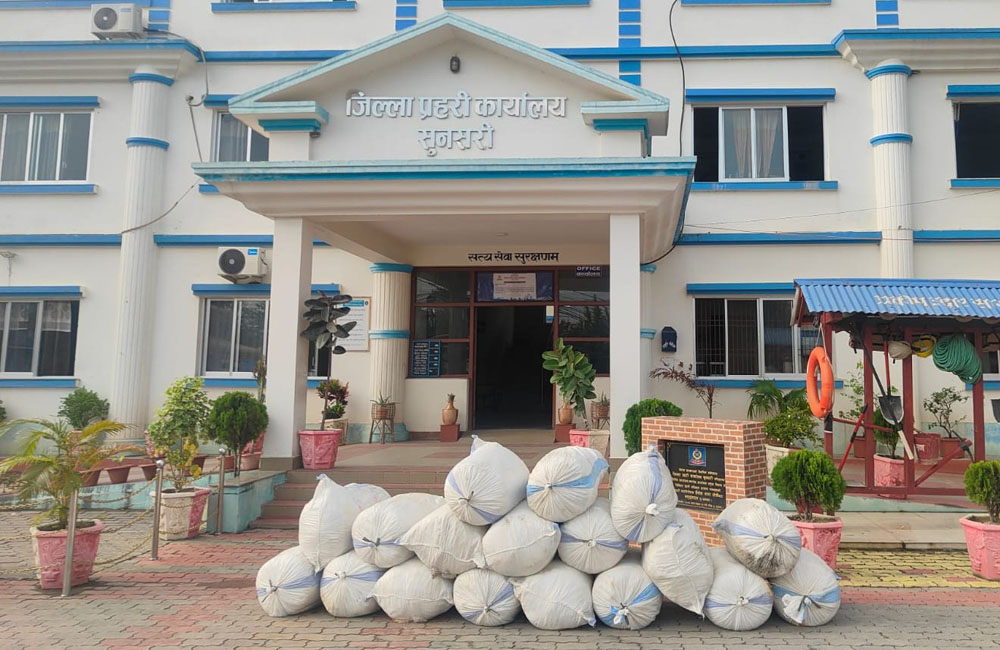बेवारिसे अवस्थामा १८ बोरा लागू औषध गाँजा बरामद