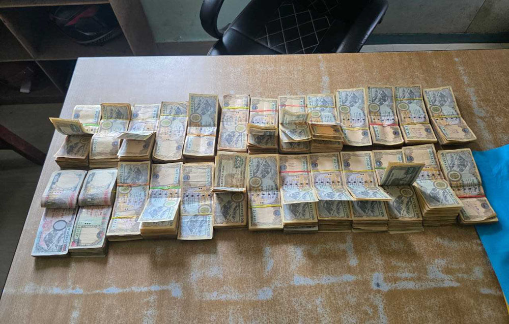 स्रोत नखुलेको रकमसहित एक जना पक्राउ