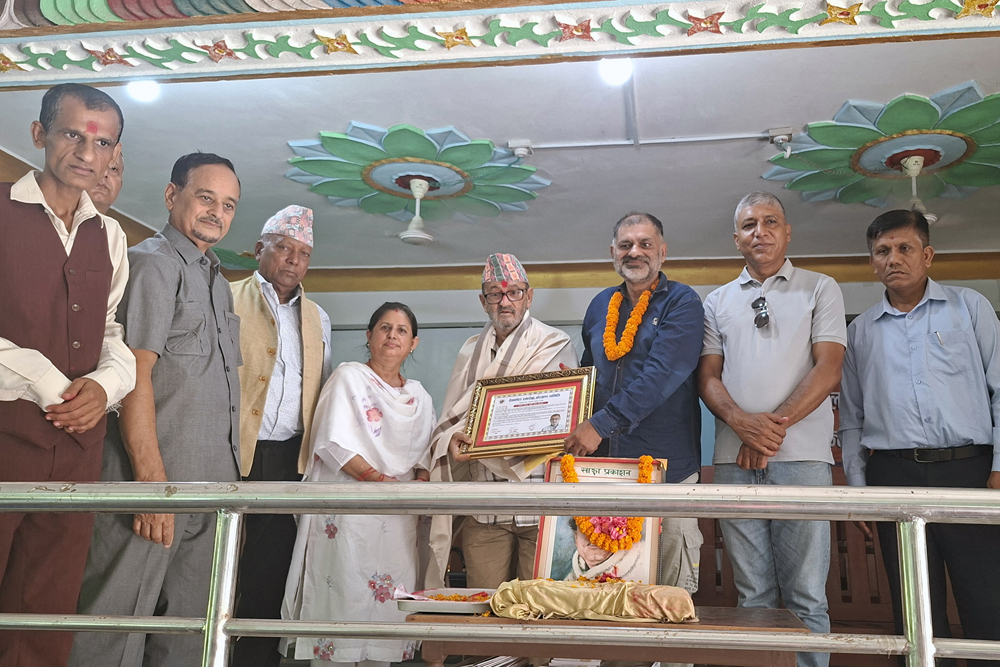 देवकोटा जयन्तीमा साहित्यकार ढुंगानालाई मनोरथ दाहाल स्मृति काव्य पुरस्कार