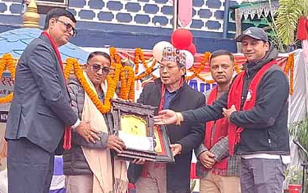 पत्रकार न्यौपानेसहित नौ जना सम्मानित