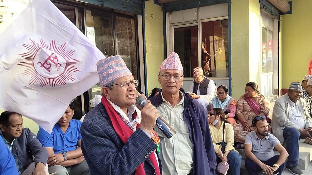 बिर्तामोड–६ र १ का जनताको घरदैलोमा मत माग्दै एमाले उम्मेदवार घिमिरे