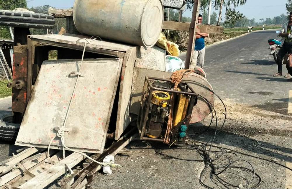 झापाको कमलमा ट्रयाक्टर दुर्घटना, १० जना घाइते