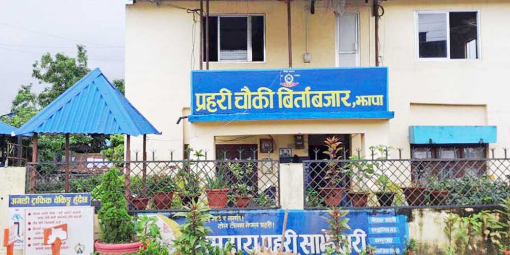 बिर्तामोडको प्रहरी चौकी तोडफोड, संलग्नको खोजी तीव्र