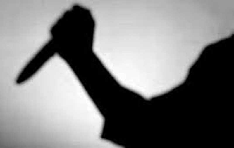 आफैलाई छुरा हानेर १ जना गम्भीर घाइते