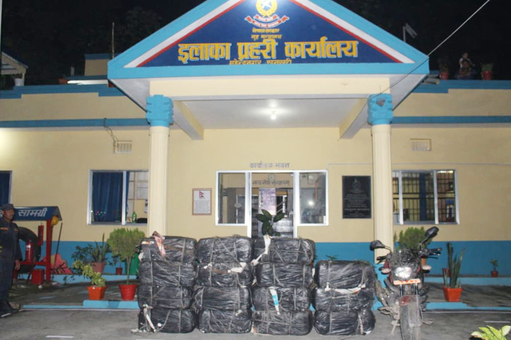 लागुऔषधसहित ४ जना पक्राउ