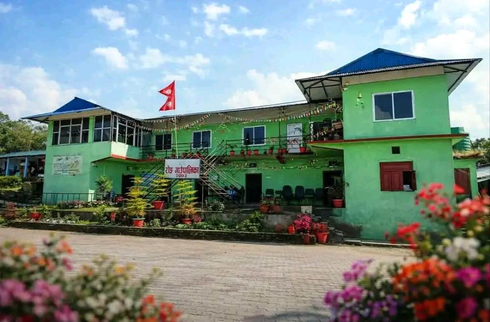 रोङ गाउँपालिकाको मानवीय सहयोगः रसुवा बाढीपीडितका लागि ८ लाख ४९ हजार रुपैयाँ सहयोग